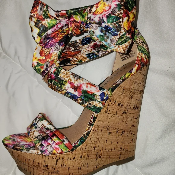 Size 6.5 ZigiSoho High Heel Sandals - Picture 3 of 10